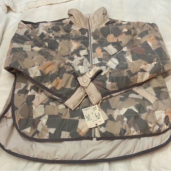 New! FP Movement Free People Care FP Fab Scrap Pippa Packable Puffer 2404 - Picture 7 of 14